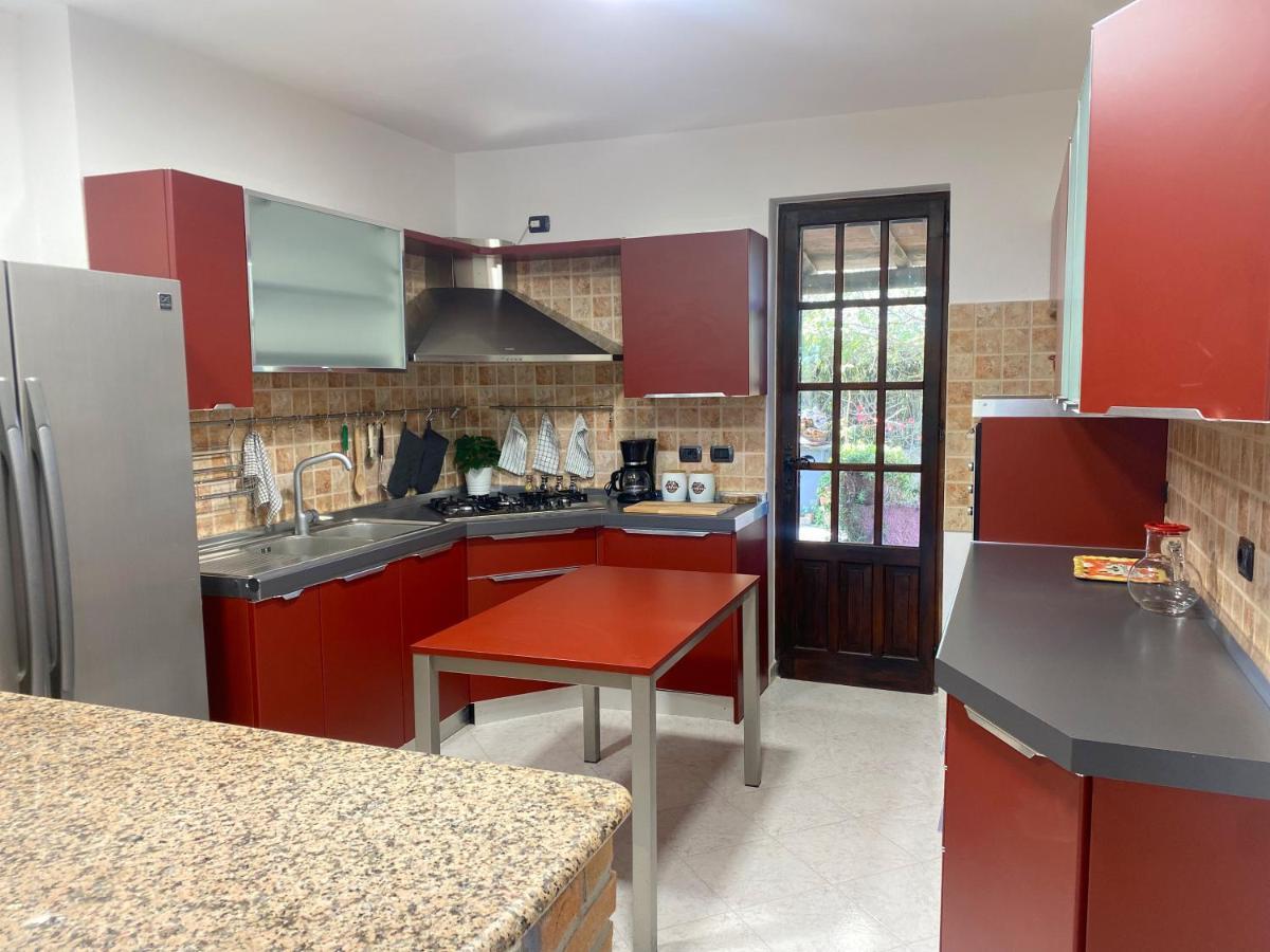 קפיטנה Lovely Home 5 Min Walk To The Beach, 3 Bedrooms Ample Outdoor Relax And Wifi מראה חיצוני תמונה